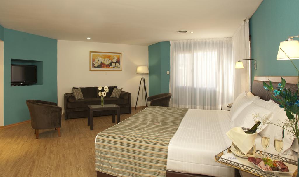 Land Express Neuquen Hotel Exterior foto