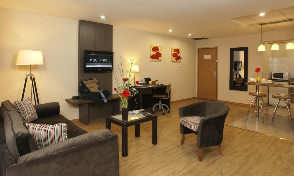 Land Express Neuquen Hotel Exterior foto